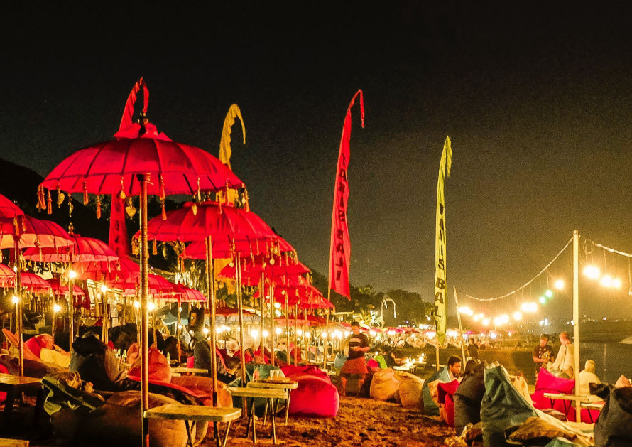 Tradycyjne balijskie flagi reklamowe, windery używane podczas uroczystości religijnych